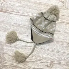 ニット帽　ボンボン付