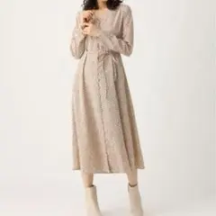 apart by lowrys　アパートバイローリーズ　花柄Vネックワンピース