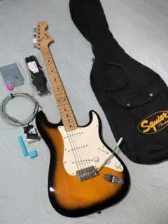 超美品　Squire by FENDER レフティー　ストラト　サンバースト Fender エレキギターFender フェンダー ストラトキャスター