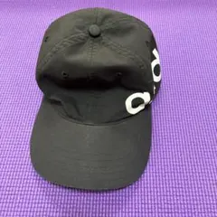 adidas ブラック ロゴ キャップ