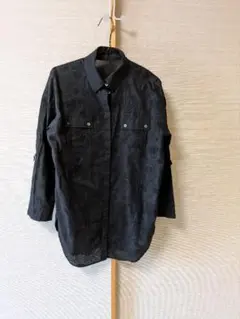 美品　黒の刺繍入り長袖シャツ　ヒロココシノインターナショナル　HIROKOBISのサムネイル