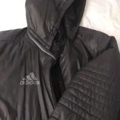 adidas フード付きロングダウンジャケット 黒　長さ膝上