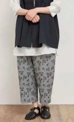 サマンサモスモス　総刺繍コットンリネンストレートパンツ