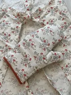 【新品未使用品LAURA ASHLEYローラアシュレイ 花柄エプロン＆ミトン