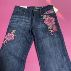 GAP 刺繍　ジーパン　ズボン　新品