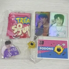 treasureジョンファンめじるし　ポーチ　アクスタ　トレカ　ステッカー