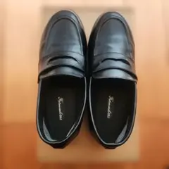 黒のローファー フォーマルシューズ
