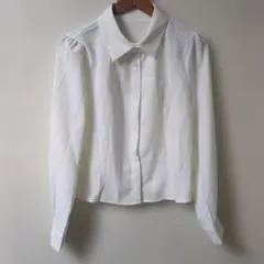 ホワイト 長袖 ボタン付きシャツ