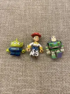 トイストーリー レゴ風フィギュア バズライトイヤー　ジェシー　リトルグリーンメン