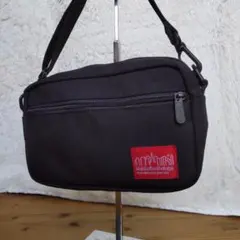 人気モデル　Manhattan Portage ショルダーバッグ　ブラックのサムネイル