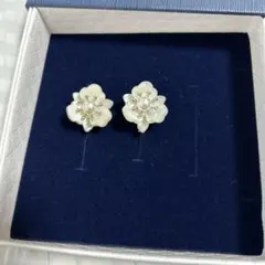 Item thumbnail for item 37993986-d7f7-4a40-9b7c-e42d9fdd34e2