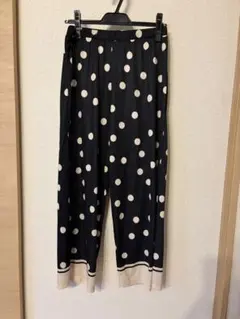 ZARA ドット柄 カジュアルパンツ Lサイズのサムネイル