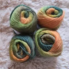 【新品未使用】ウール100%　毛糸3玉　編み物　グラデーション