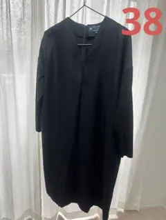 23区　シンプル　Vネックワンピース