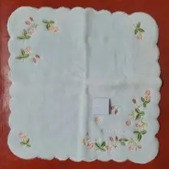 WEDGWOOD タオルハンカチ 刺繍 ワイルドストロベリー 27×27cmのサムネイル