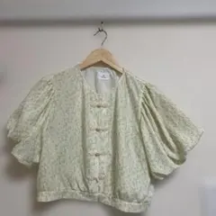 ブラウスのサムネイル
