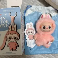 【正規品】POP MART MONSTERSラブブキーホルダー　『Ｕ』