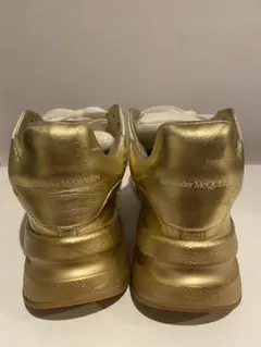 Alexander McQueen ホワイトゴールド スニーカー定価の1/3以下のサムネイル