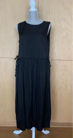 bul bul 黒ワンピースのサムネイル