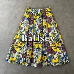トゥモローランド　ボールジィ　タックスカート　ボリュームスカート　フラワー　花柄のサムネイル