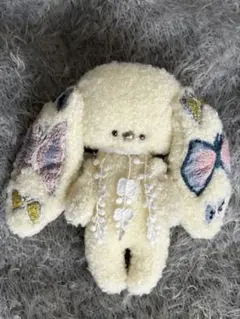 取り置き中 子羊チャーム ミナペルホネン ぬいぐるみ 干支飾り - メルカリ