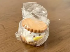 サンリオキャラクターズ　ふにゅっとスモアサンド　あひるのぺっくる