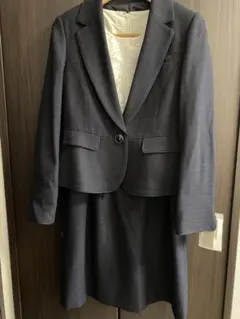 （未使用）ワンピースジャケットセットアップ　ネイビーのサムネイル