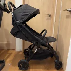 早い者勝ちです(^^) カトージ　hugmeZ ブラック 折りたたみベビーカー