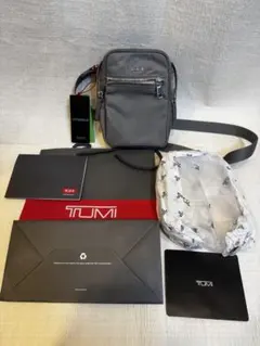 TUMI グレー ショルダーバッグ VOYAGEUR PERSIAのサムネイル