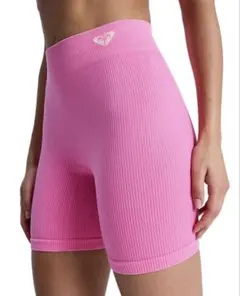 【タグ付き新品】ROXYFITNESシームレス ショートパンツ M/Lのサムネイル