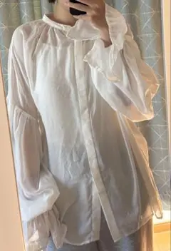 ホワイトシフォンシャツ フリル付き 長袖