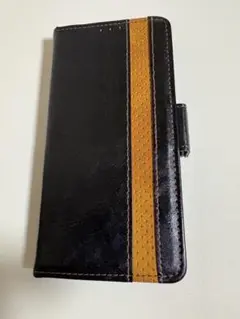 中古品 手帳型スマホケース 黒と茶色のストライプiPhone13ケース