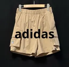 adidas カーゴショーツ　サイドマチ付き フラップポケット　イラスト刺繍のサムネイル