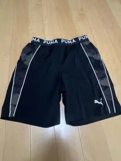 PUMA ブラックハーフパンツ