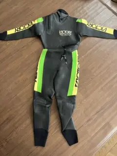 VICTORY ウェットスーツ 半袖 青 黄 - メルカリ