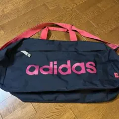 adidas ボストンバッグ ネイビーとピンク