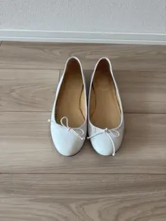 J&M DAVIDSON ホワイトリボン付きバレエシューズ 37