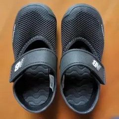 New Balance　ニューバランス　サンダル　黒　16cm