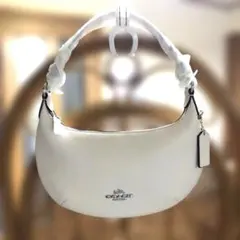 ［最終価格・未使用・希少￼］コーチ　ペイトンホーボー　ショルダーバッグ　肩がけ白