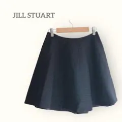 ジルスチュアート　【2】フレアミニスカート　キルティング調　黒　裏地あり　綿混紡