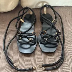 JIMMY CHOO フラットストラップサンダルのサムネイル