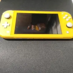 NintendoSwitch lite イエロー（充電器付き）のサムネイル
