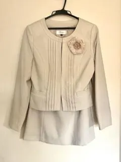 【美品】セレモニースーツ 7号 ベージュ 入学式 卒業式 フォーマル