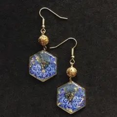 和風　　乳白色　牡丹の花と蝶　六角形　ピアス