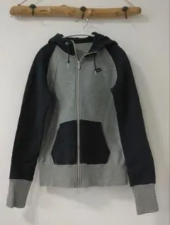 ダブルジップ パーカー