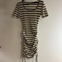 アイボリーと黒のストライプ 半袖ミニワンピース