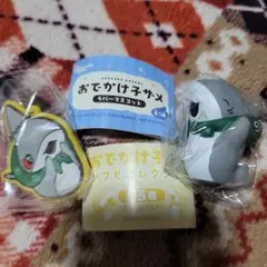 おでかけ子ザメ♥️ガチャガチャ、カプセルトイ2つセット