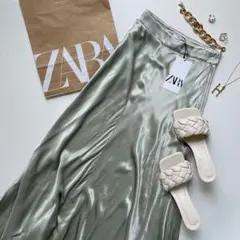 新品 ZARA サテンマキシスカート　ライトグリーン　Sサイズ