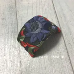 インド刺繍リボン　黒地に花柄刺繍　ポニーフック(ソフトワイヤー入り)