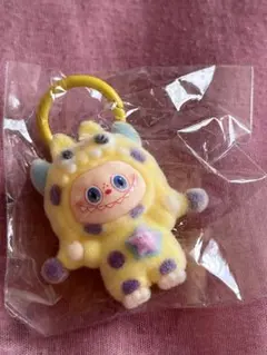 ラブブ　Labubu　キーホルダー